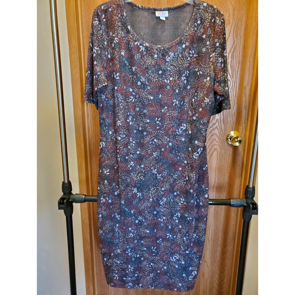 Dress LuLaRoe 2 XL Gorgeous pullover so soft and easy to wear Beautiful short sl